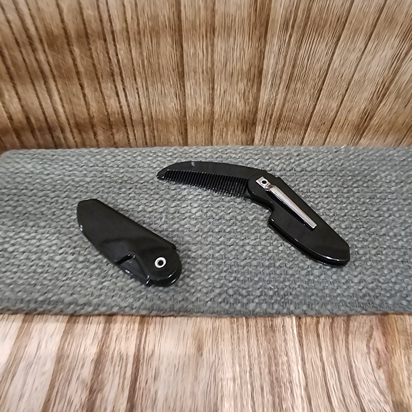 Folding Mustache/Beard comb with belt clip